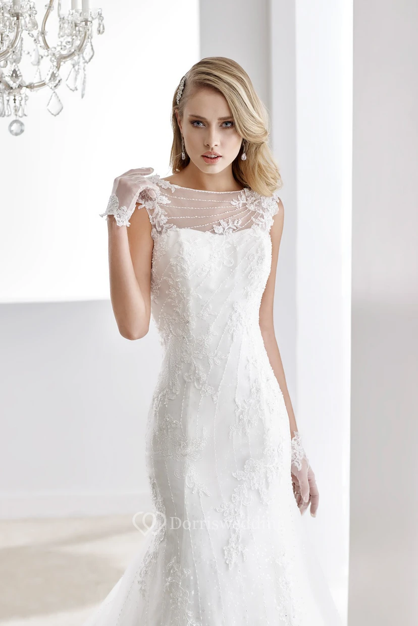 Vestido de novia de corte A con escote corazón, fruncido, decoración de cuentas y corpiño plisado. view 3