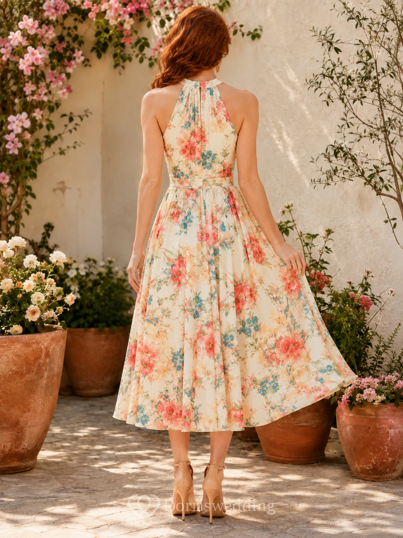 Vestido de jardín de corte A con escote halter y estampado floral coral, largo hasta la rodilla. view 2