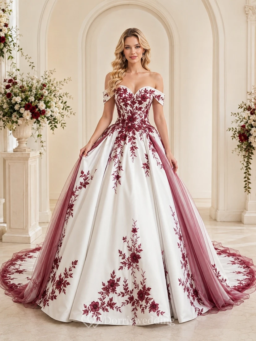 Burgunderrotes, elegantes Brautkleid in A-Linie mit Lorbeermuster, schulterfrei, kurzen Ärmeln und Kapellenschleppe
