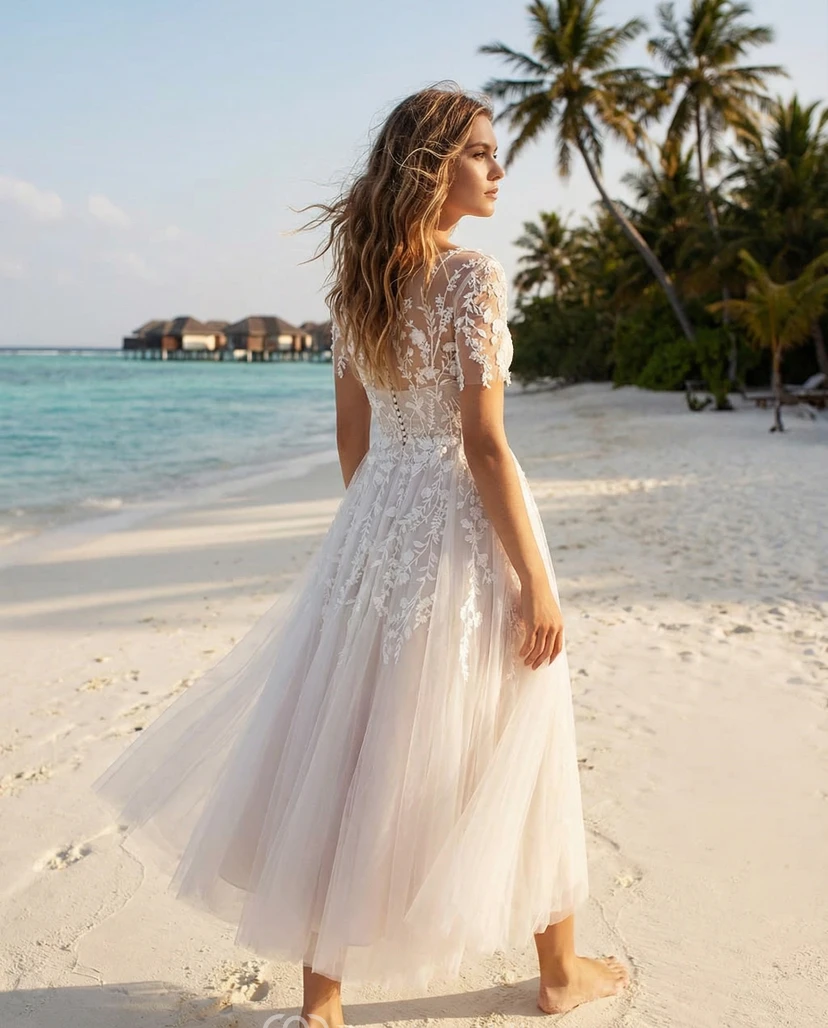 Robe de mariée de plage en dentelle et tulle, coupe trapèze, longueur thé, manches courtes illusion view 2