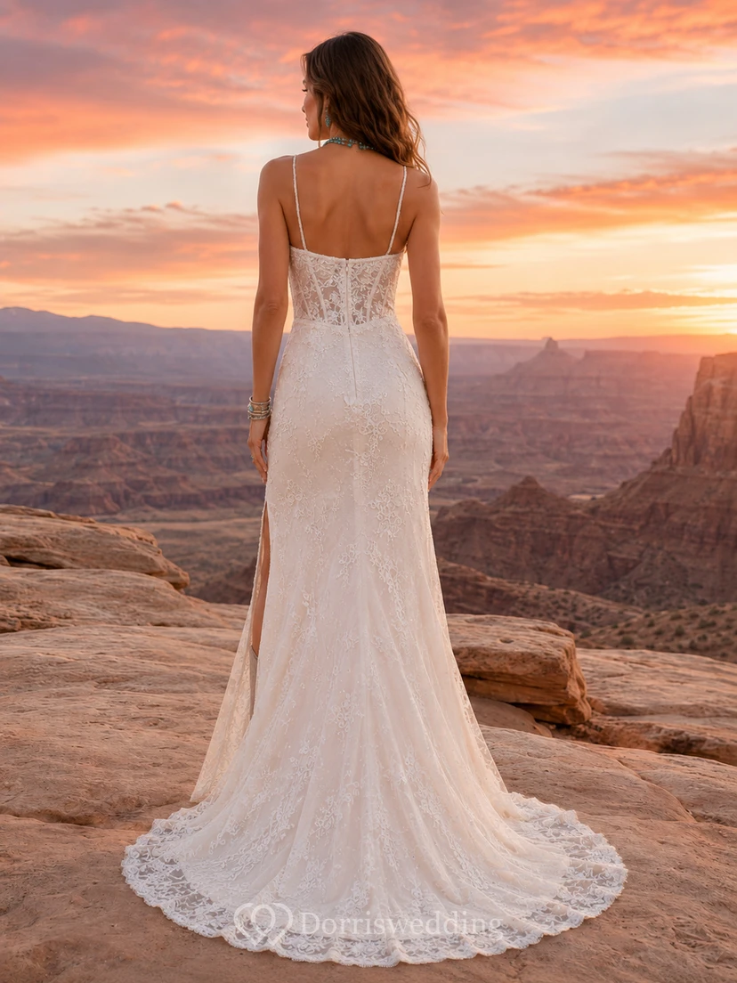 Robe de mariée fourreau en dentelle style western rustique avec fente view 2