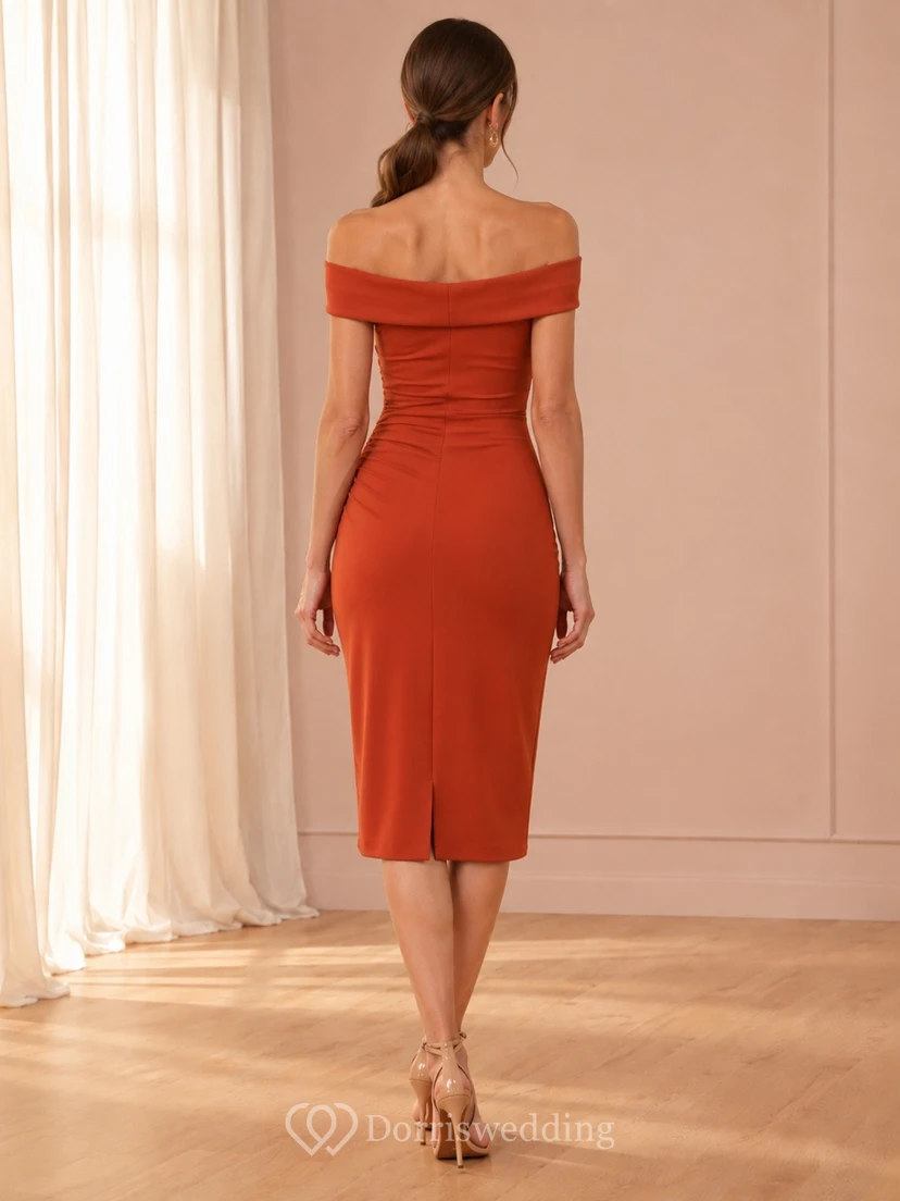 Robe fourreau orange à épaules dénudées, manches courtes et froncée en spandex, longueur thé view 2