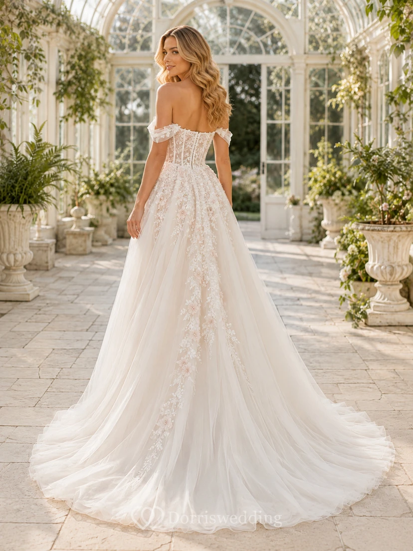 Vestido de novia de encaje, corte A, hombros descubiertos, largo hasta el suelo, con apliques y escote en V en la espalda. view 2