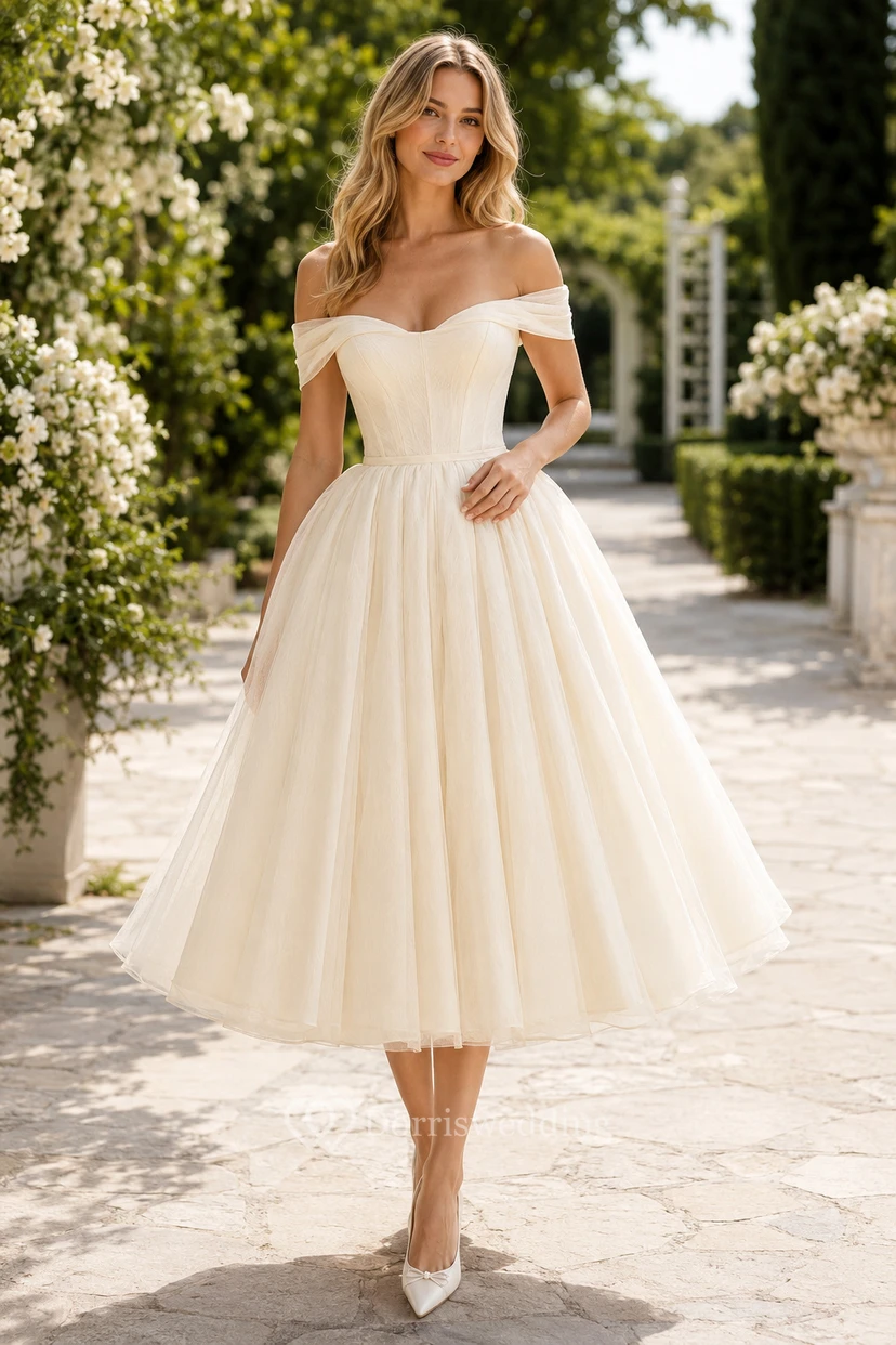 Elfenbeinfarbenes, schulterfreies, teelanges A-Linien-Abendkleid aus Tüll