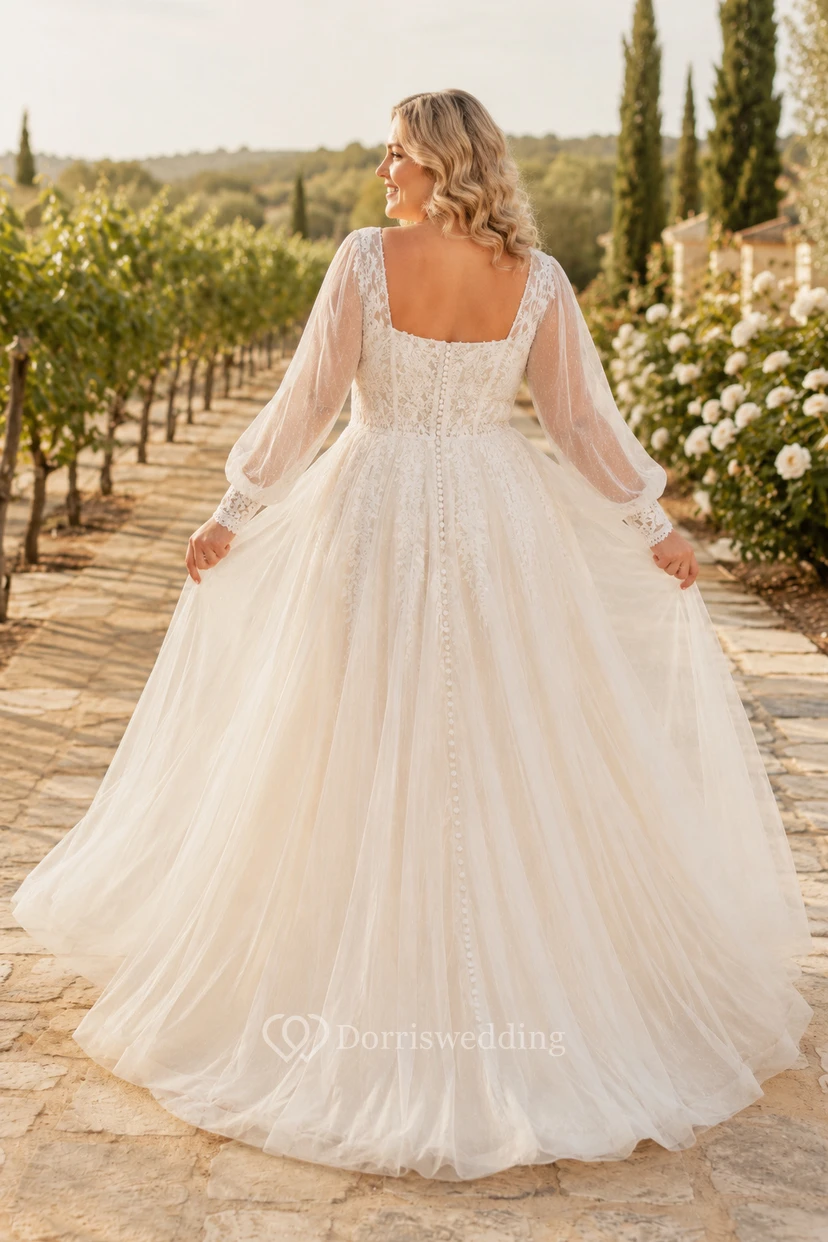 Robe de mariée grande taille ivoire à col carré et manches longues en tulle, style bal, robe de bal. view 2