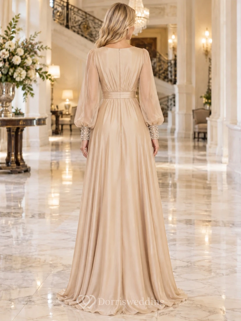 Champagnerfarbenes, bodenlanges Abendkleid aus Satin mit V-Ausschnitt, Bischofsärmeln, perlenbesetzten Manschetten und A-Linien-Schnitt view 2