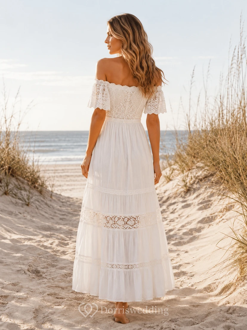 Weißes schulterfreies, gestuftes Maxikleid aus Spitze im Boho-Stil für Gäste – Damen view 2