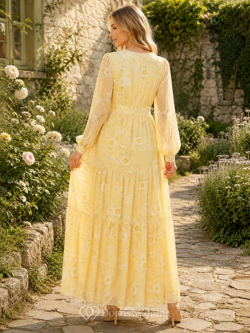 Robe longue romantique jaune à fleurs, col en V, manches bouffantes et volants, coupe trapèze, longueur au sol view 2