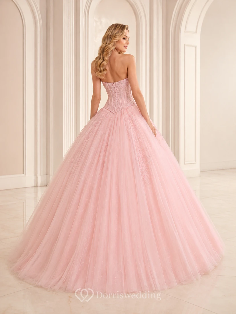 Vestido de princesa de lujo rosa rubor sin tirantes con escote corazón y cintura baja, con brillos, ideal para quinceañeras. view 2