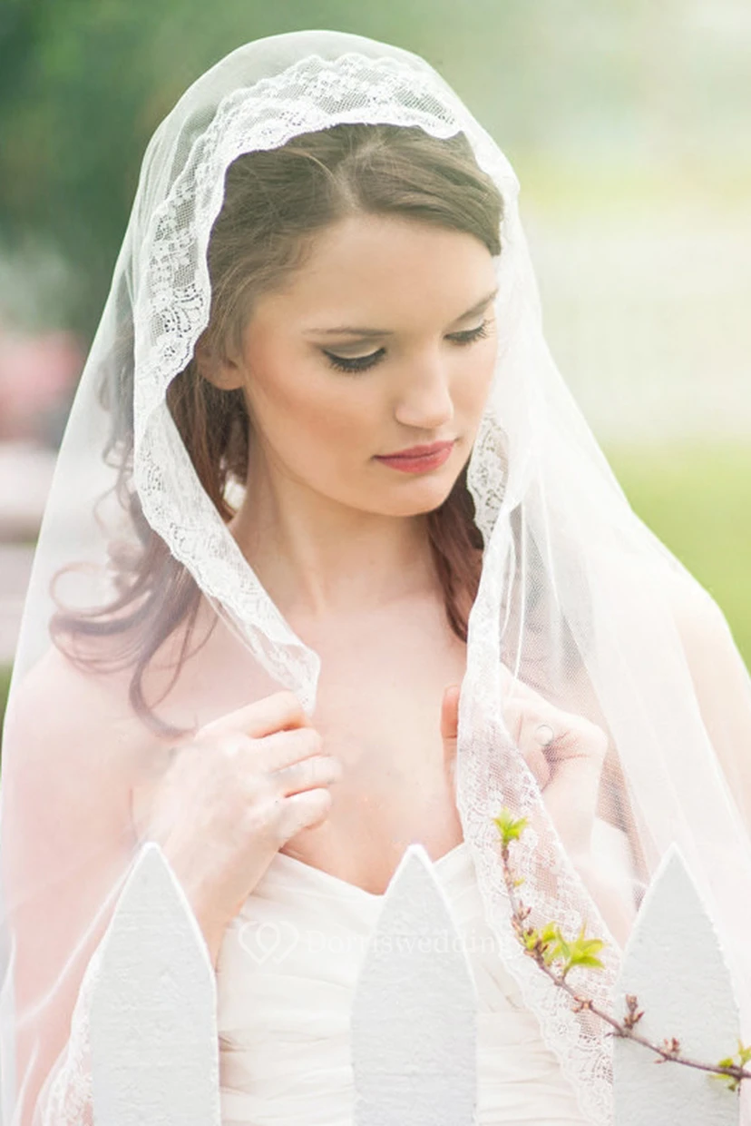 Voile de mariée rétro bohème en tulle souple avec application de dentelle