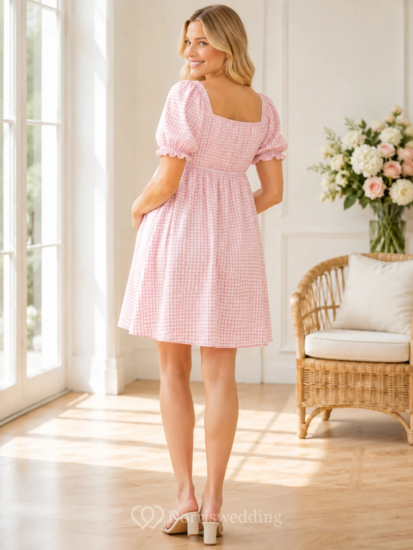 Vestido corto informal de maternidad con cuello cuadrado y mangas abullonadas, estampado de cuadros vichy rosa rubor view 2