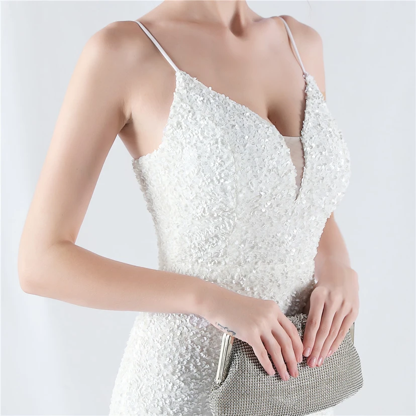 Samtiger, farbverlaufender, perlenbesetzter, sexy Strumpfhalter-Abendkleid view 9