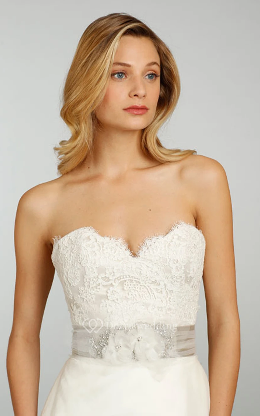 Einzigartiges Organza-Kleid mit herzförmigem Ausschnitt, Spitzenoberteil und floralem Satinband view 3