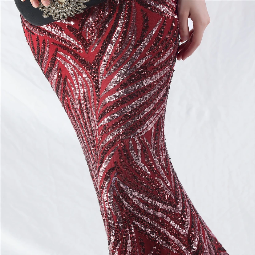 Robe de soirée haut de gamme à sequins, ornée d'un gilet à taille en arêtes de poisson et de plumes d'autruche. view 39