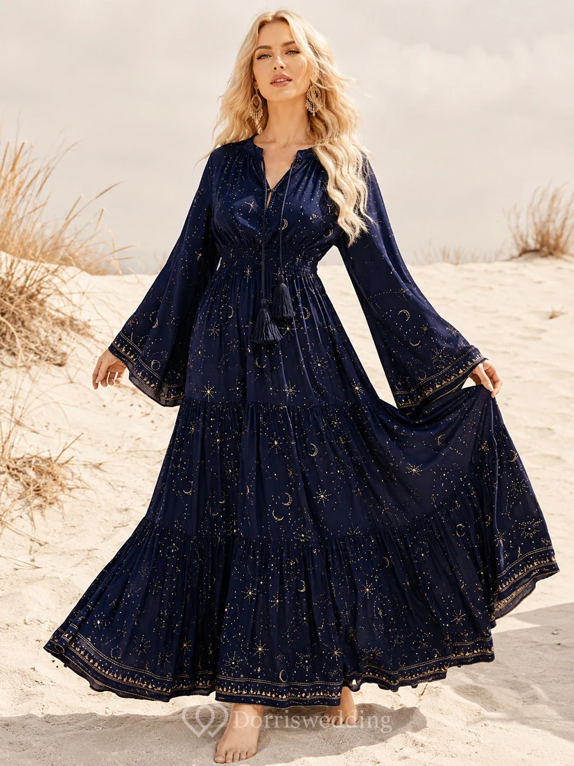 Vestido de gasa bohemio de manga larga con escote en V y corte en A, largo hasta el suelo, de Indigo Caravan, color azul marino oscuro.
