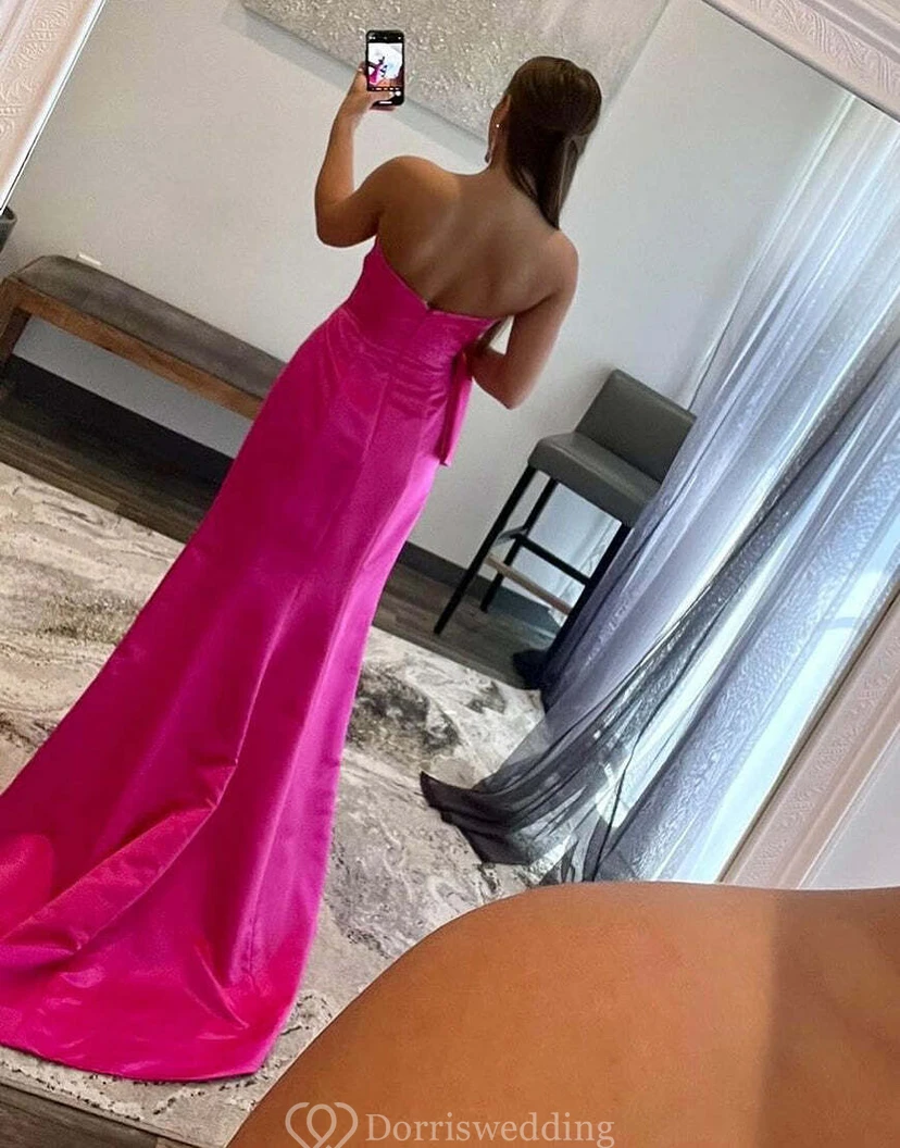 Schlichtes Kleid aus Satin mit gekreuzten Rüschen vorne, Schlitz und Schleife view 17