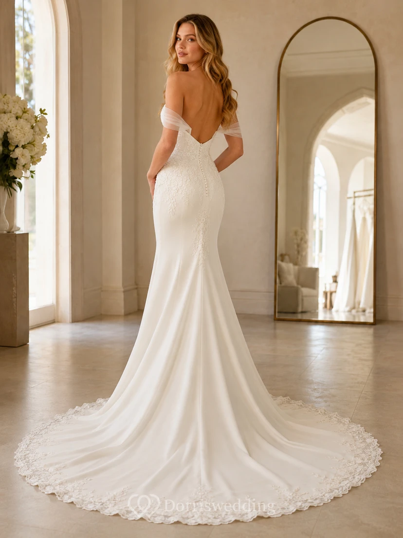 Robe de mariée sirène romantique en dentelle à épaules dénudées et traîne chapelle pour un mariage champêtre view 2
