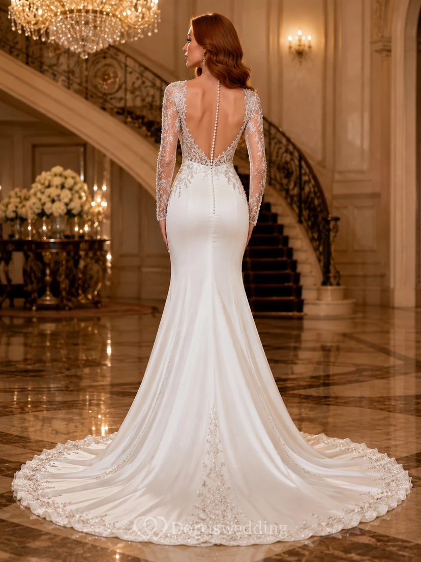 Vestido de novia de encaje satinado, corte sirena, escote cuadrado, manga larga, cola capilla con abertura. view 2