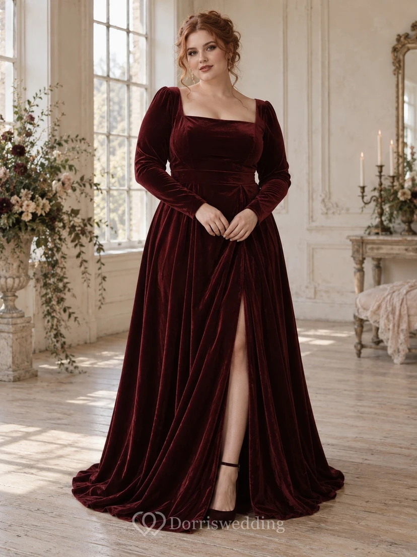 Plus Size Brautjungfernkleid aus bordeauxrotem Samt mit eckigem Ausschnitt, langen Ärmeln und Gothic-Flair, mit Schlitz