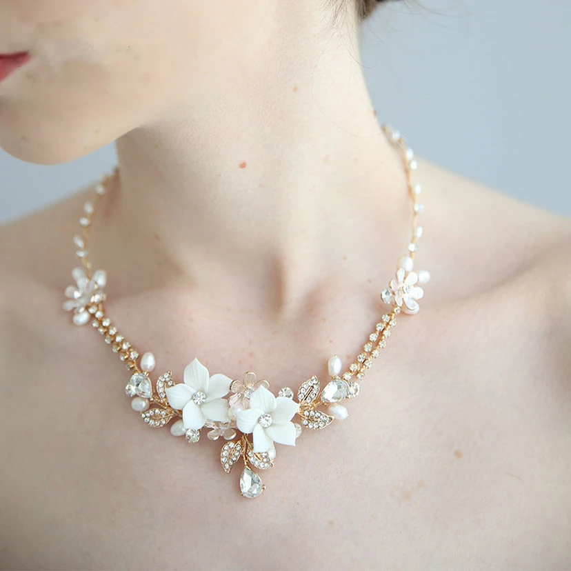 Delicate Rhinestone Beaded Necklace and Earrings Jewelry Sets view 2