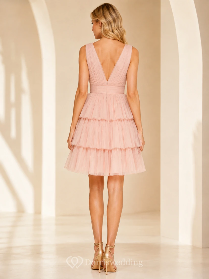 Vestido de cóctel de tul escalonado con escote en V color rosa empolvado view 2