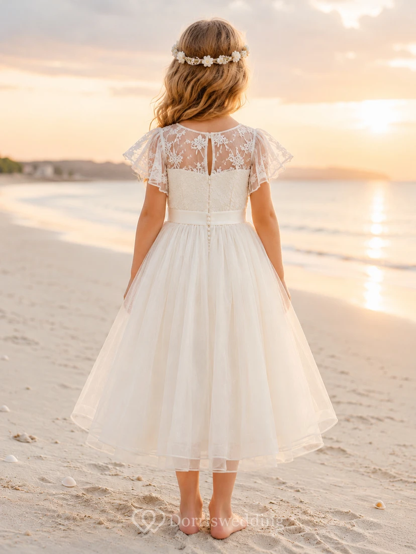A-Linien-Kleid aus Tüllspitze mit flatternden Ärmeln, Rundhalsausschnitt und wadenlangem Rock für Blumenmädchen. view 2