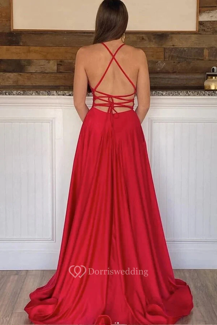 Vestido de fiesta sencillo y sexy de estilo imperio con tirantes rojos y abertura frontal. view 2