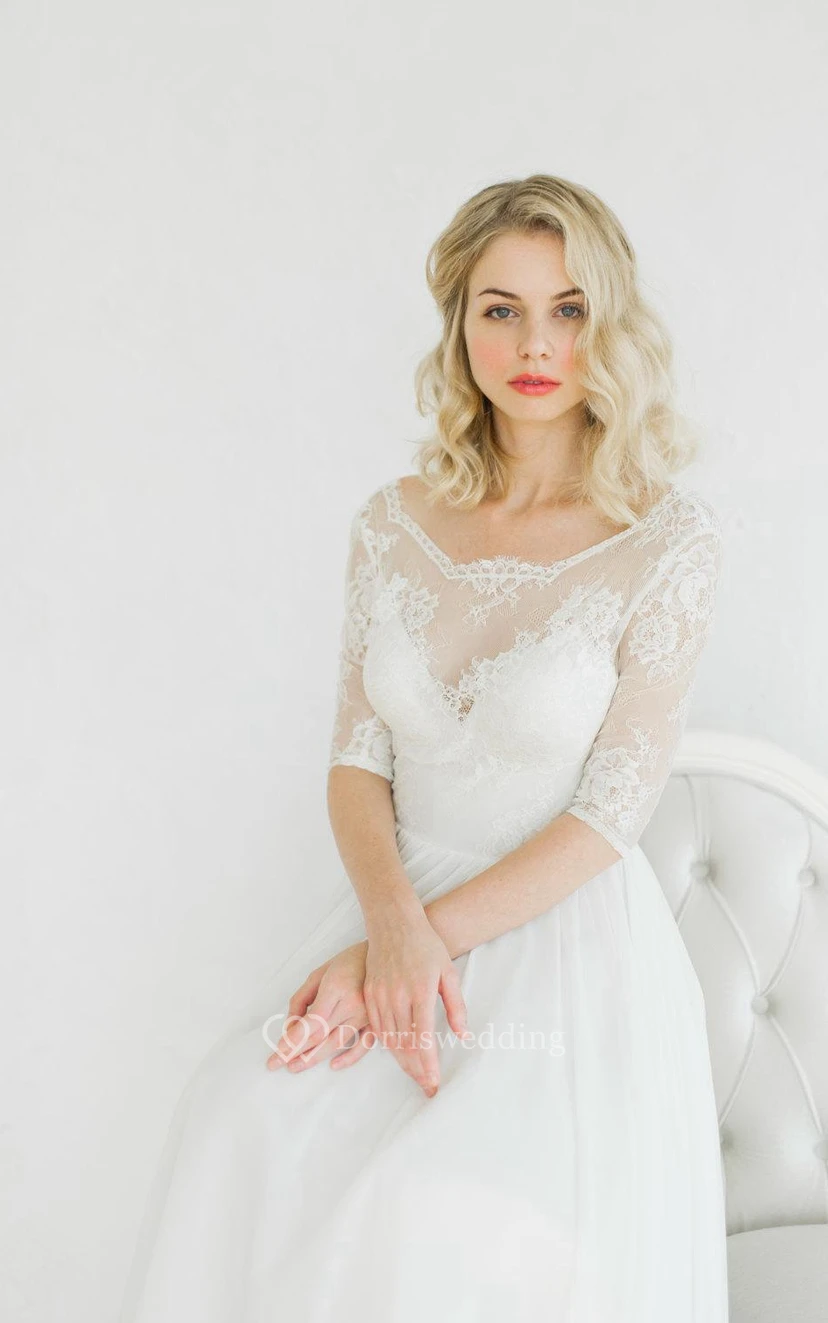Robe de mariée blanche style vintage pour un renouvellement de vœux. view 4