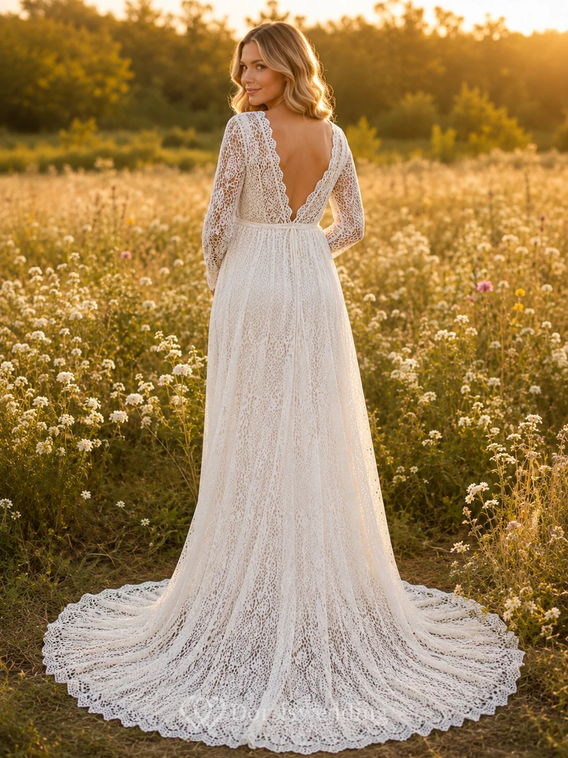 Vestido de novia premamá de manga larga con escote en V, encaje integral y cola de corte. view 2