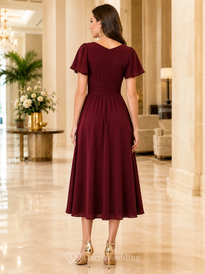 Robe d'invitée bordeaux à col en V, manches papillon, longueur thé et froncée view 2