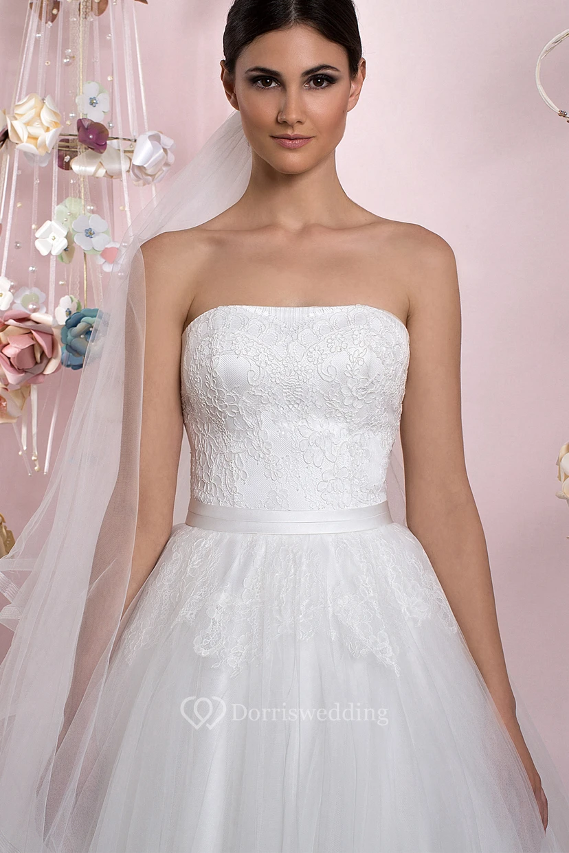 Ball Gown 3-4 Sleeve Appliqued Jewel Neck Tulle Wedding Dress view 3