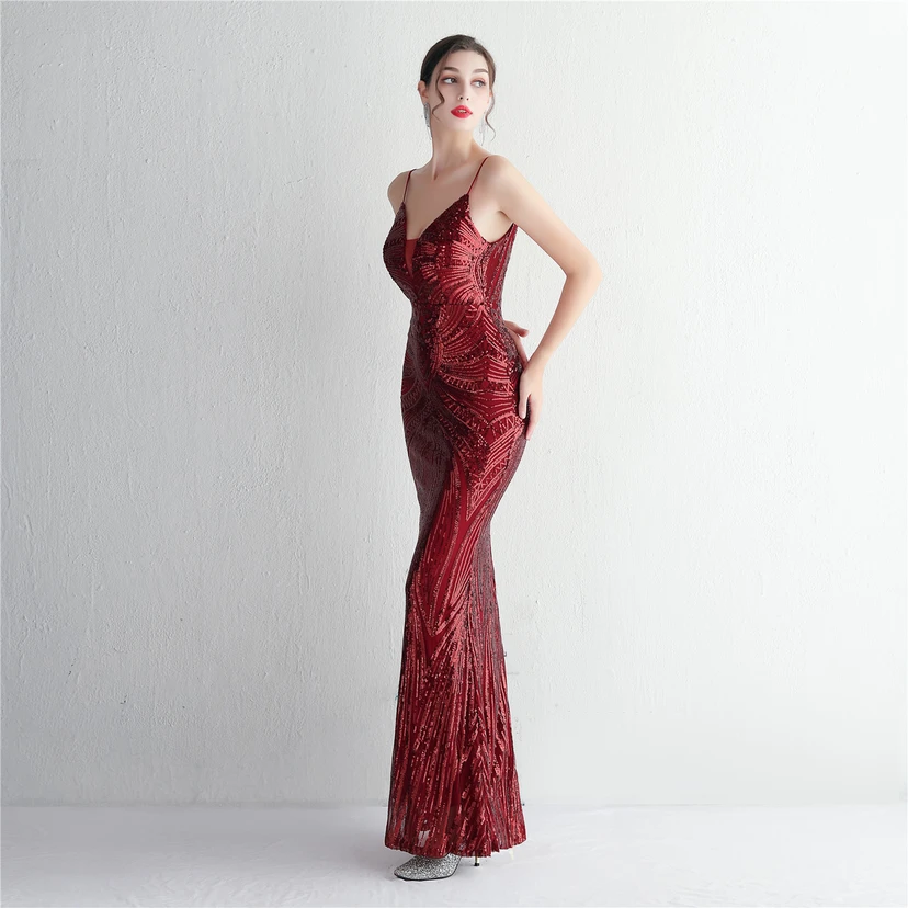 Vestido largo de noche con lentejuelas y tirantes de flores, ajustado, elegante y de estilo sofisticado. view 66