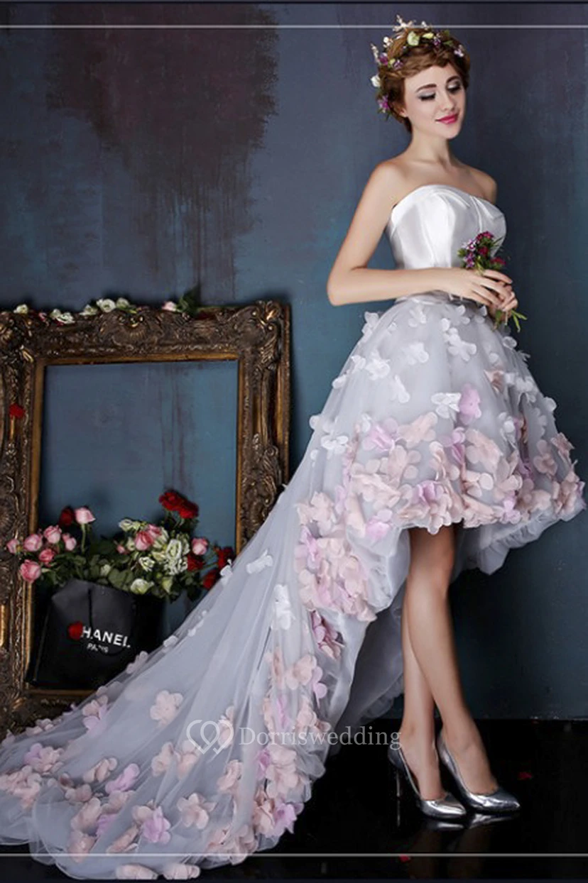 Ärmelloses, süßes Kleid mit asymmetrischem Saum, offenem Rücken, 3D-Blumenapplikationen und zarter Schleife. view 4