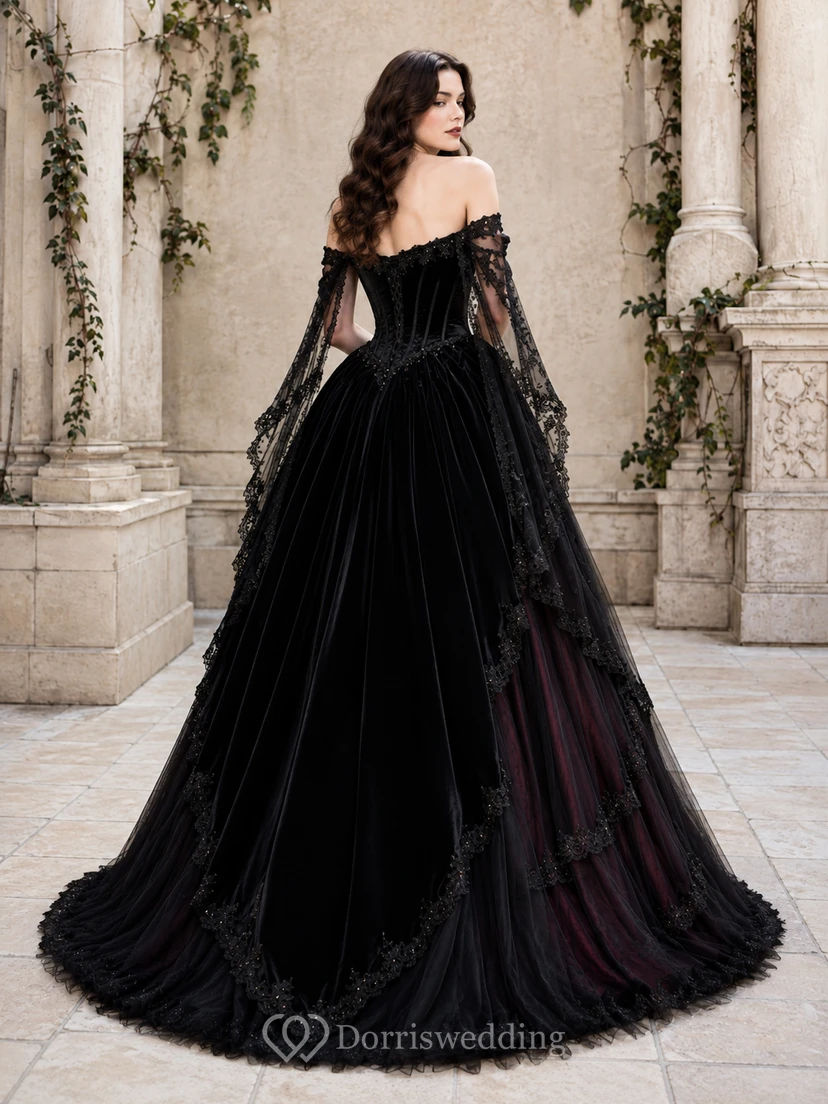 Schwarzes gotisches schulterfreies Samt-Spitzen-Ballkleid mit Glockenärmeln und Stufenrock view 2