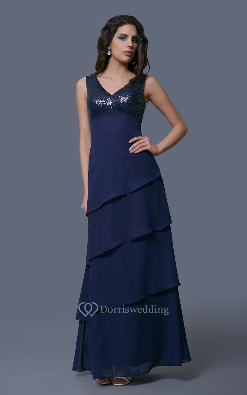 Lagenkleid aus Chiffon mit V-Ausschnitt, Paillettenoberteil und passendem Wasserfallausschnitt view 2