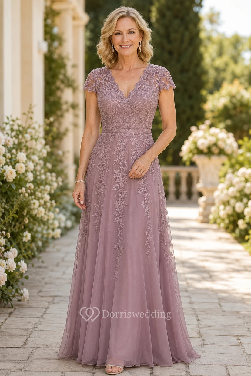 Mauvefarbenes A-Linien-Kleid aus Spitze mit kurzen Ärmeln
