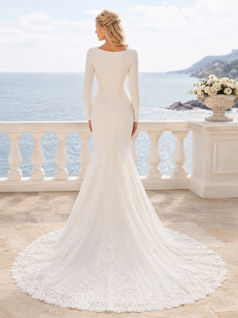 Vestido de novia de encaje estilo sirena con escote barco y mangas largas, de estilo modesto. view 2