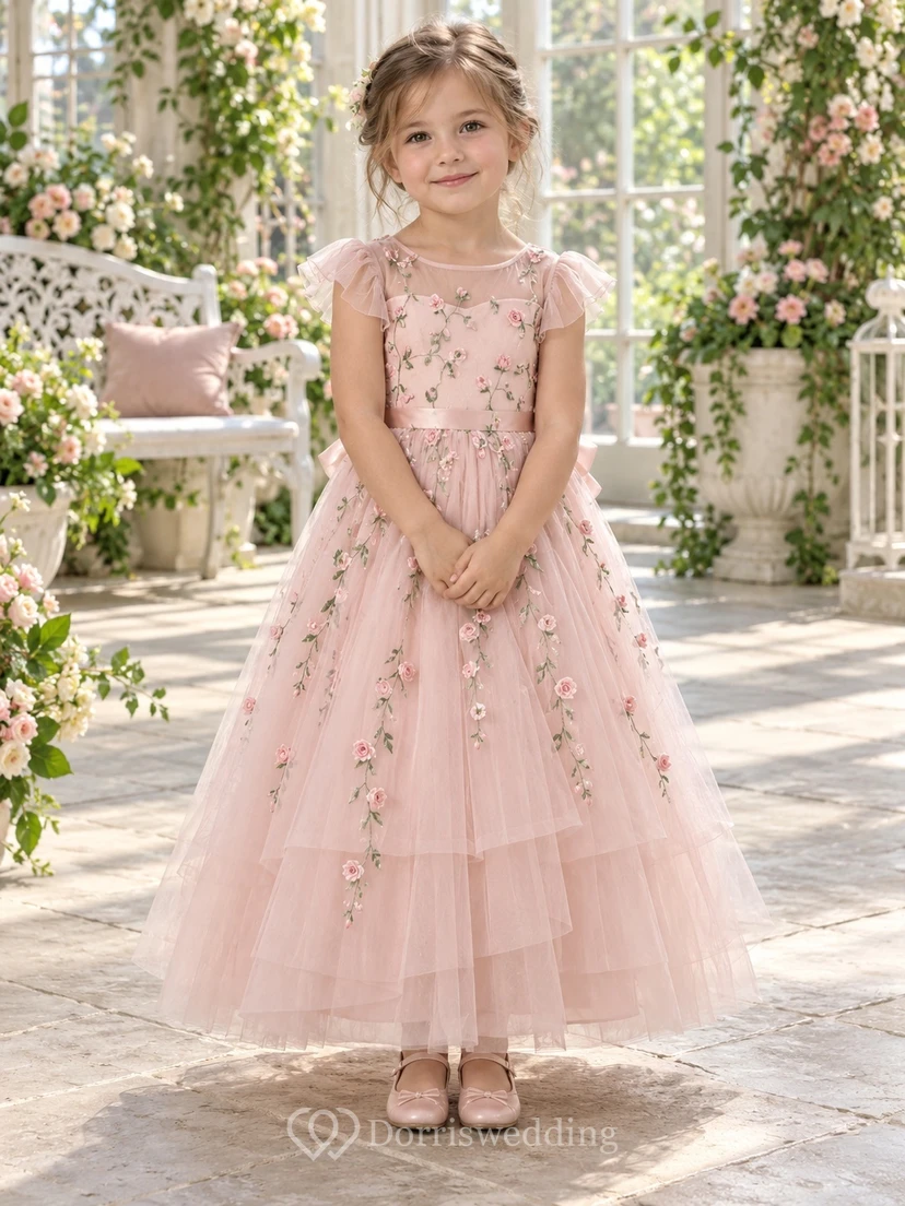 Teelanges, zartrosa geblümtes Sommerkleid in A-Linie aus Tüll mit Puffärmeln und Stufenrock für Blumenmädchen