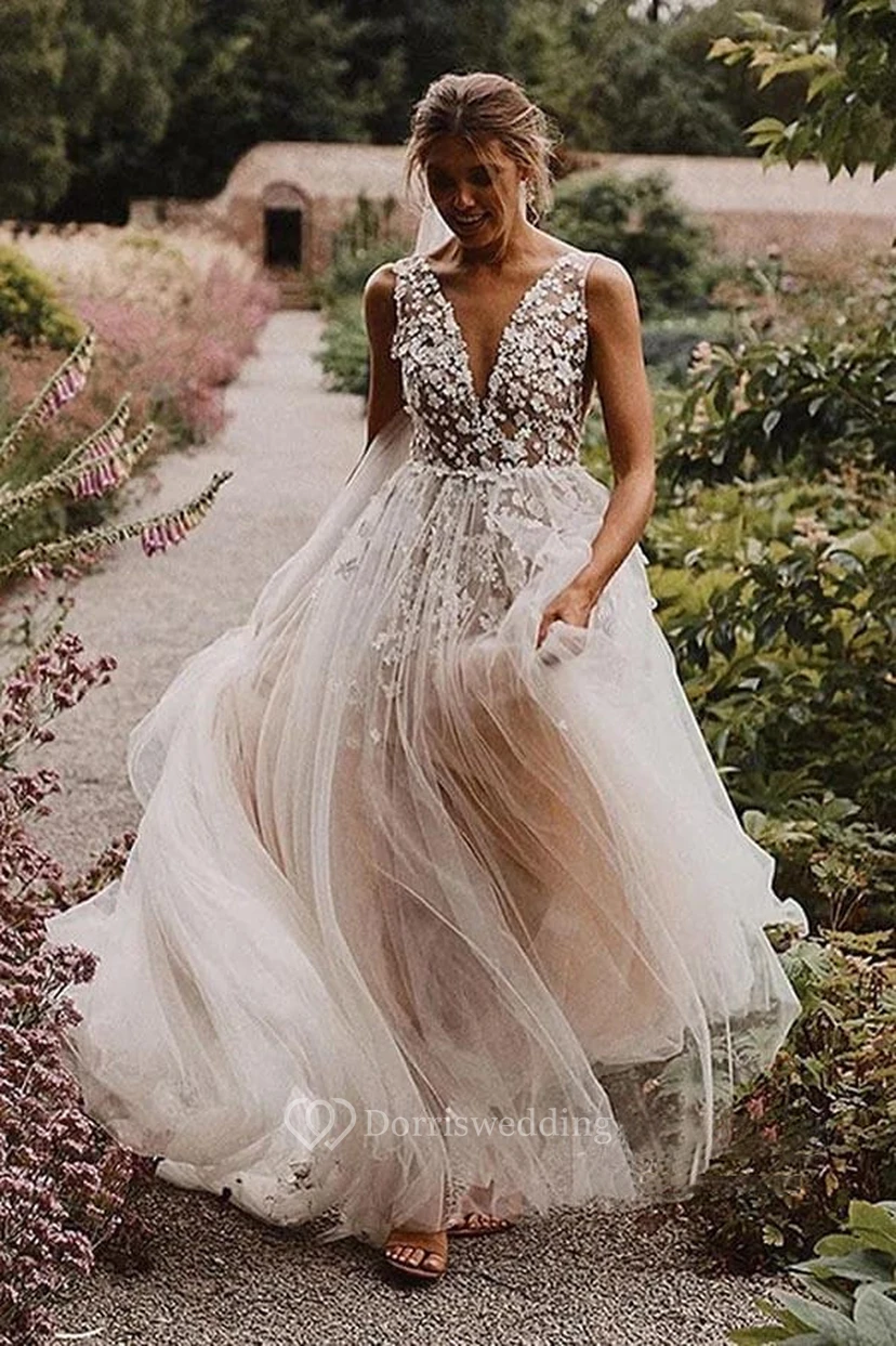 Ethereal Plunged Empire Sleeveless Tulle Applique Wedding Dress