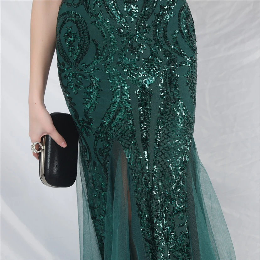 Robe longue haut de gamme en maille à sequins et plumes d'autruche. view 36