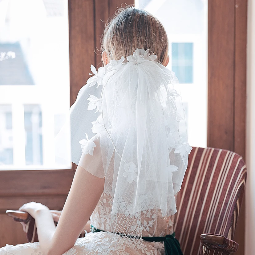 European Style Short Bridal Veil with Flowers view 4