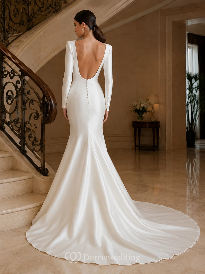 Robe de mariée sirène minimaliste en satin à manches longues et décolleté plongeant, dos nu en V et traîne chapelle view 2
