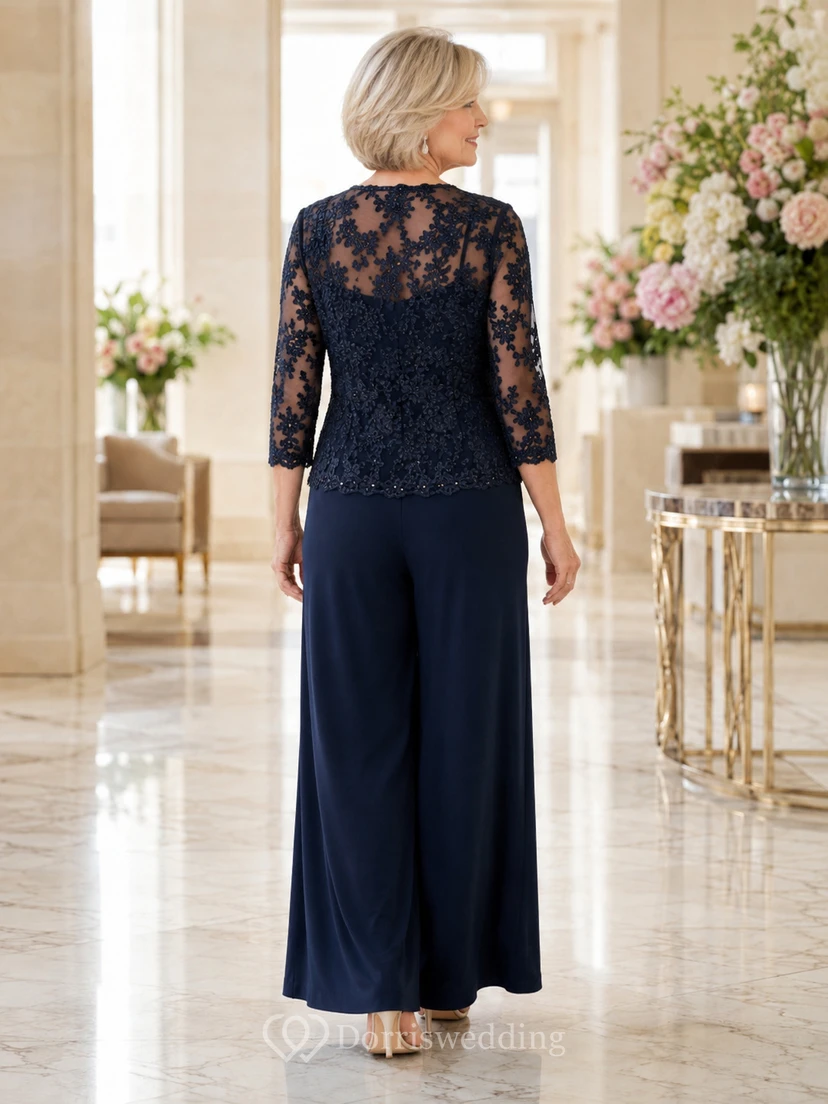 Dunkelblauer Jumpsuit mit Muttermotiv, Jacke mit Muschelspitzenbesatz und weit geschnittener Hose view 2