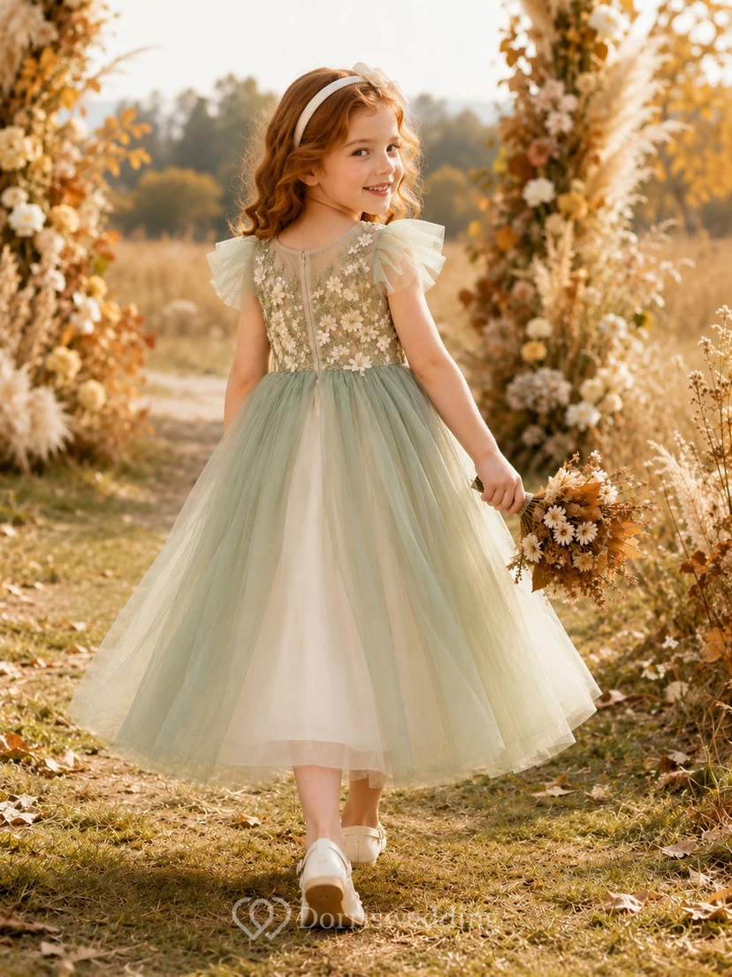 A-Linien-Brautkleid für Blumenmädchen zur Herbsthochzeit mit kurzen Ärmeln, floraler Spitzenoberteil, voluminösem Tüllrock und Satin-Taille – ein festlicher Stil für Herbstzeremonien. view 2