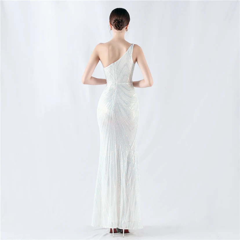 Vestido de noche asimétrico con escote alto y escote alto, adornado con cuentas florales y flores. view 72