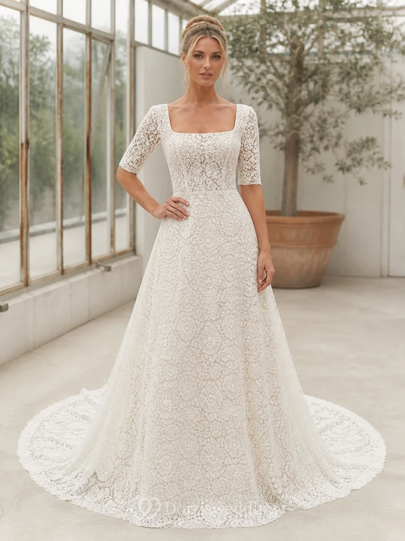 Vestido de novia catedral de encaje geométrico con escote cuadrado y mangas cortas