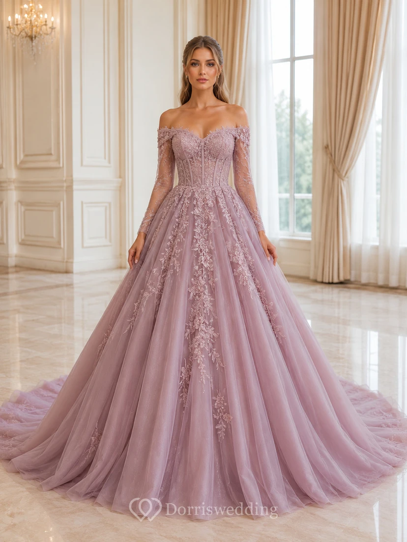 Robe de mariée de bal en dentelle florale mauve à épaules dénudées et manches longues
