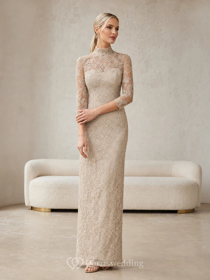 Vestido de madre discreto, color topo, cuello alto, efecto ilusión, manga tres cuartos, encaje, corte tubo, largo hasta el suelo.
