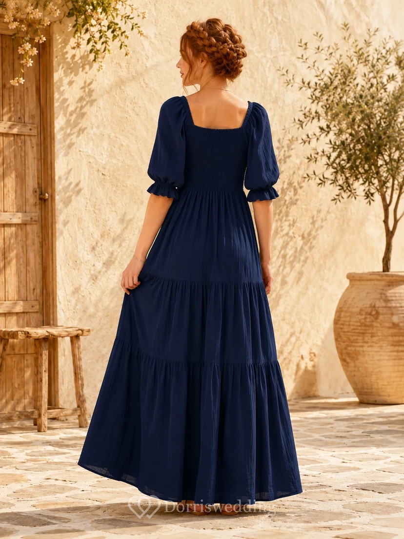 Vestido largo de gasa azul marino oscuro con cuello cuadrado y mangas abullonadas. view 2