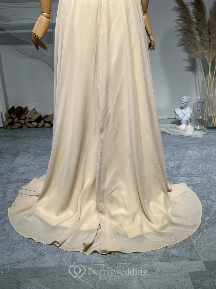 Chiffonkleid mit einem Schulterausschnitt, Gürtel und Raffungen view 3